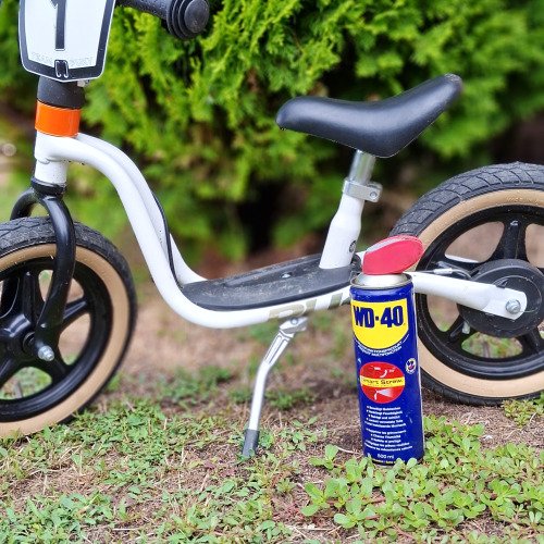 Aj náš drobec vie – WD-40 opraví (takmer) všetko👶🔧